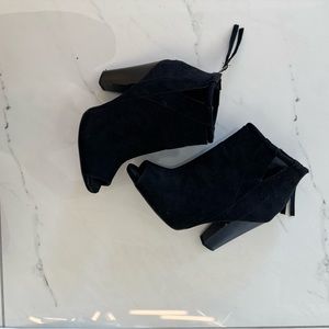 Qupid Block Heel Peeptoe Booties Sz 8
